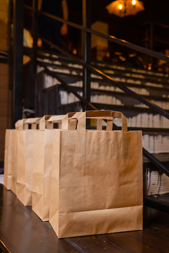 Por que optar por saco kraft para delivery no seu negócio